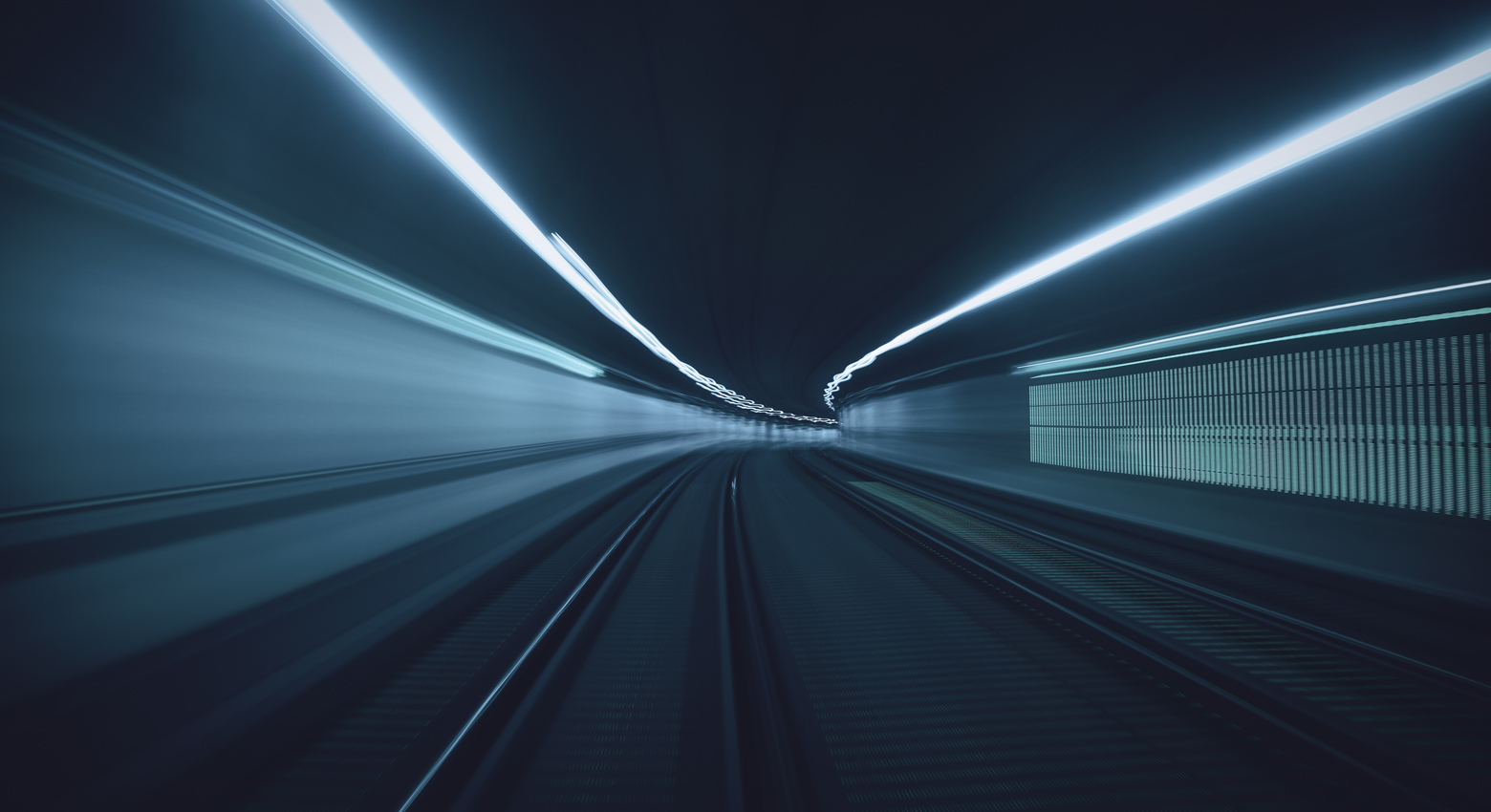 Tunnel speed motion light trails