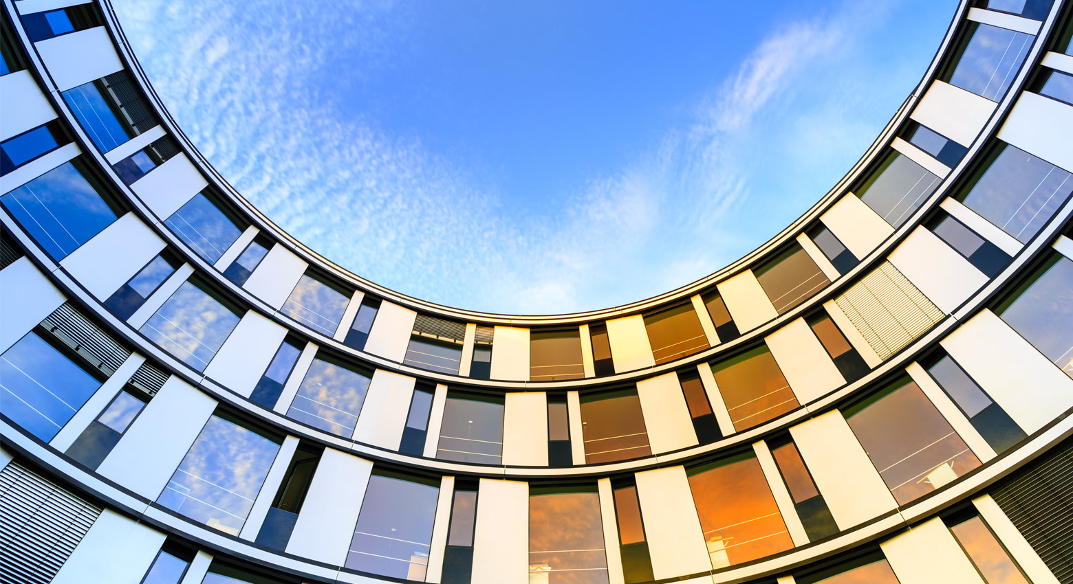 Round building with sky 